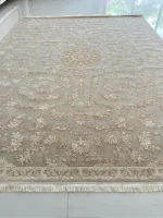فرش بژ طلایی گل برجسته آژمان 1200 شانه کاشان