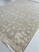فرش بژ طلایی گل برجسته طرح آژمان 1200 شانه