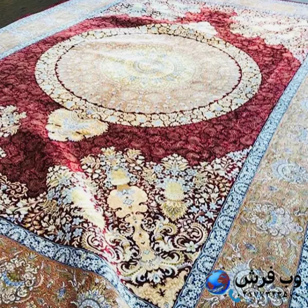فرش ابریشم کاشان رنگ قرمز