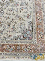 فرش ترنج دار کرم گلبهی گل برجسته 1500شانه اوان کاشان