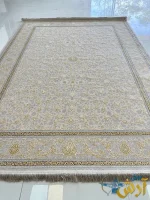 فرش کرم طلایی برجسته 1500 شانه طرح رها کرم کاشان
