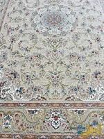فرش کرم طلایی گل برجسته 1500 شانه نگارستان